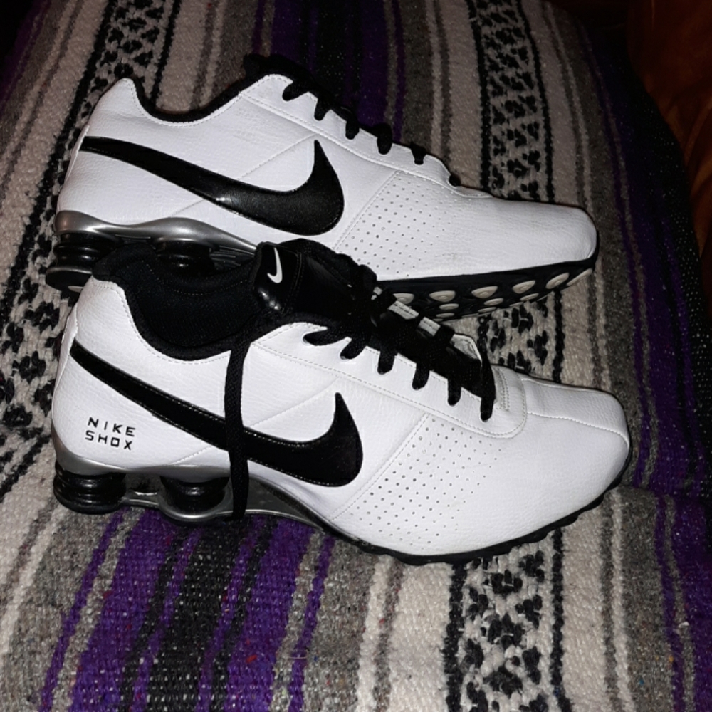 NIKE SHOX size9